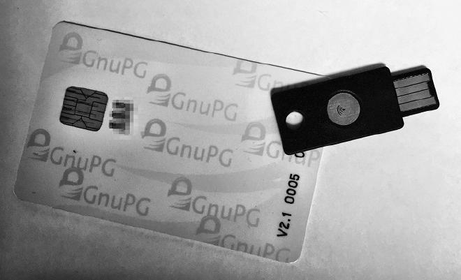 OpenPGP Smart Card vs. Yubikey NEO